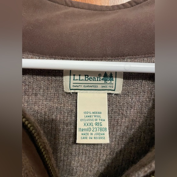 L.L. Bean Men's 1/4 Zip-Up Sweater in Brown. 100% Merino Wool. - Picture 3 of 4
